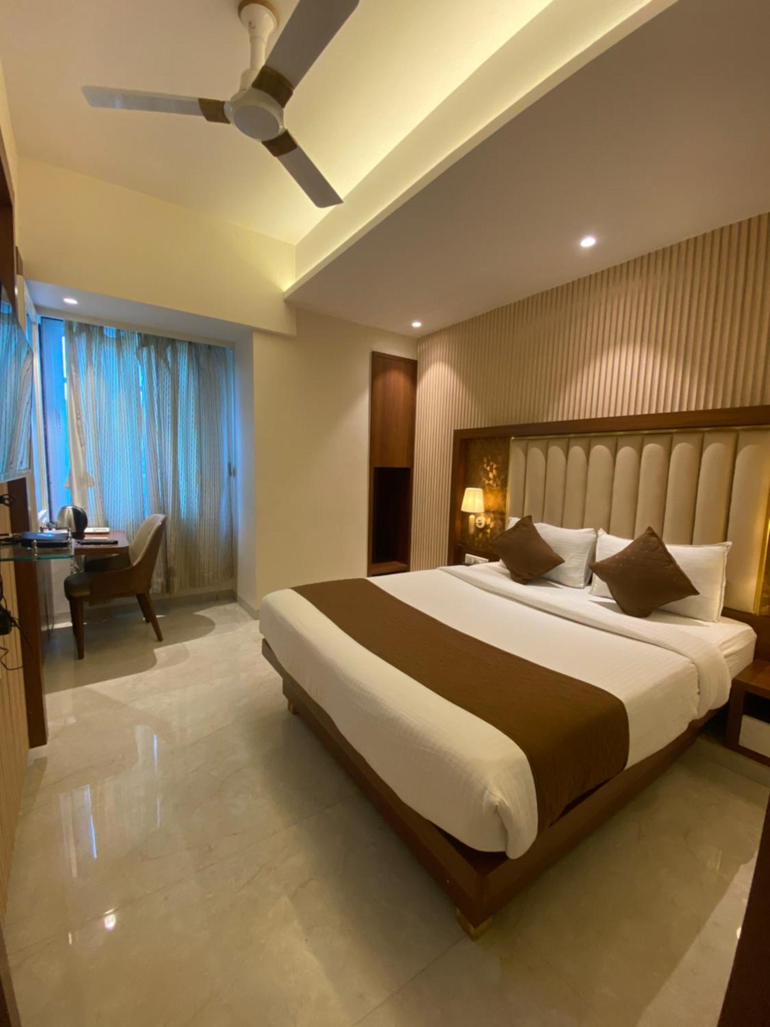 Hotel Czar Inn - Vashi Navi Mumbai Bagian luar foto