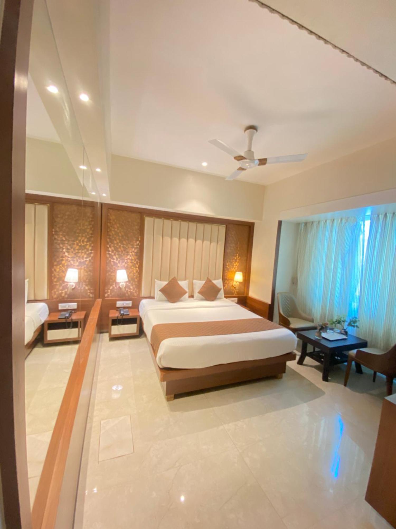 Hotel Czar Inn - Vashi Navi Mumbai Bagian luar foto