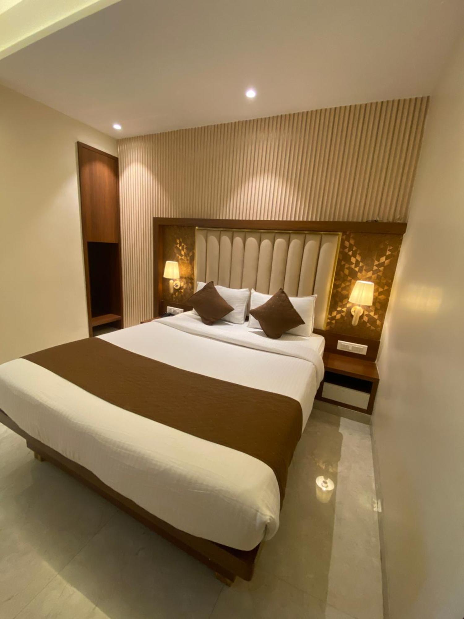 Hotel Czar Inn - Vashi Navi Mumbai Bagian luar foto