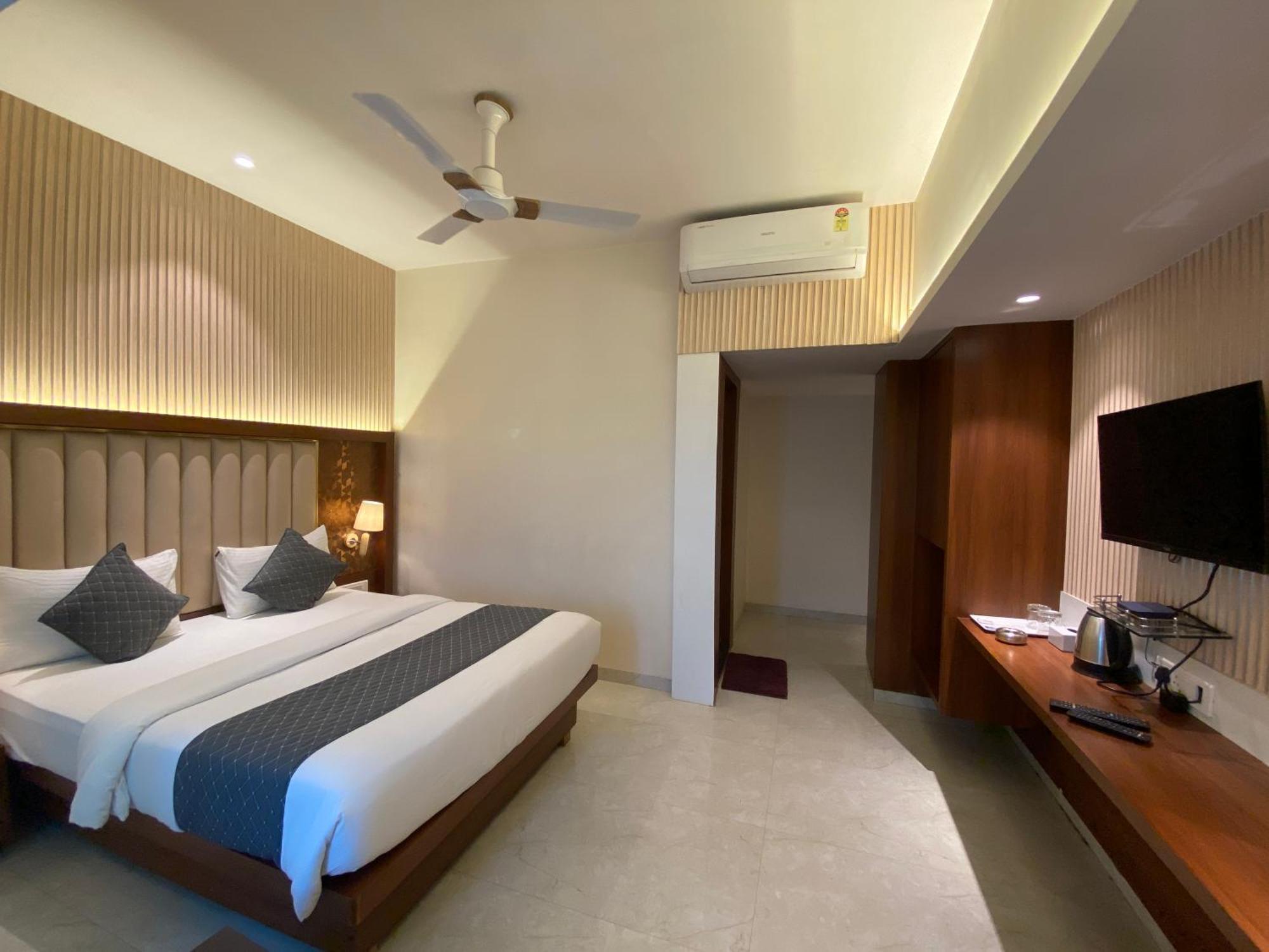 Hotel Czar Inn - Vashi Navi Mumbai Bagian luar foto