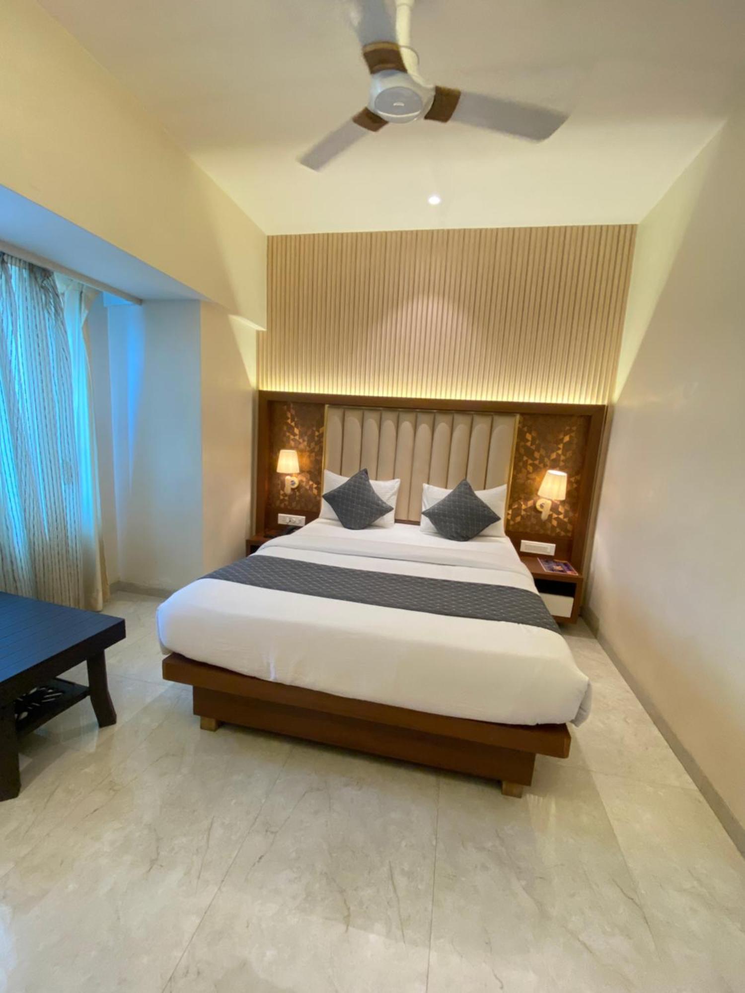 Hotel Czar Inn - Vashi Navi Mumbai Bagian luar foto
