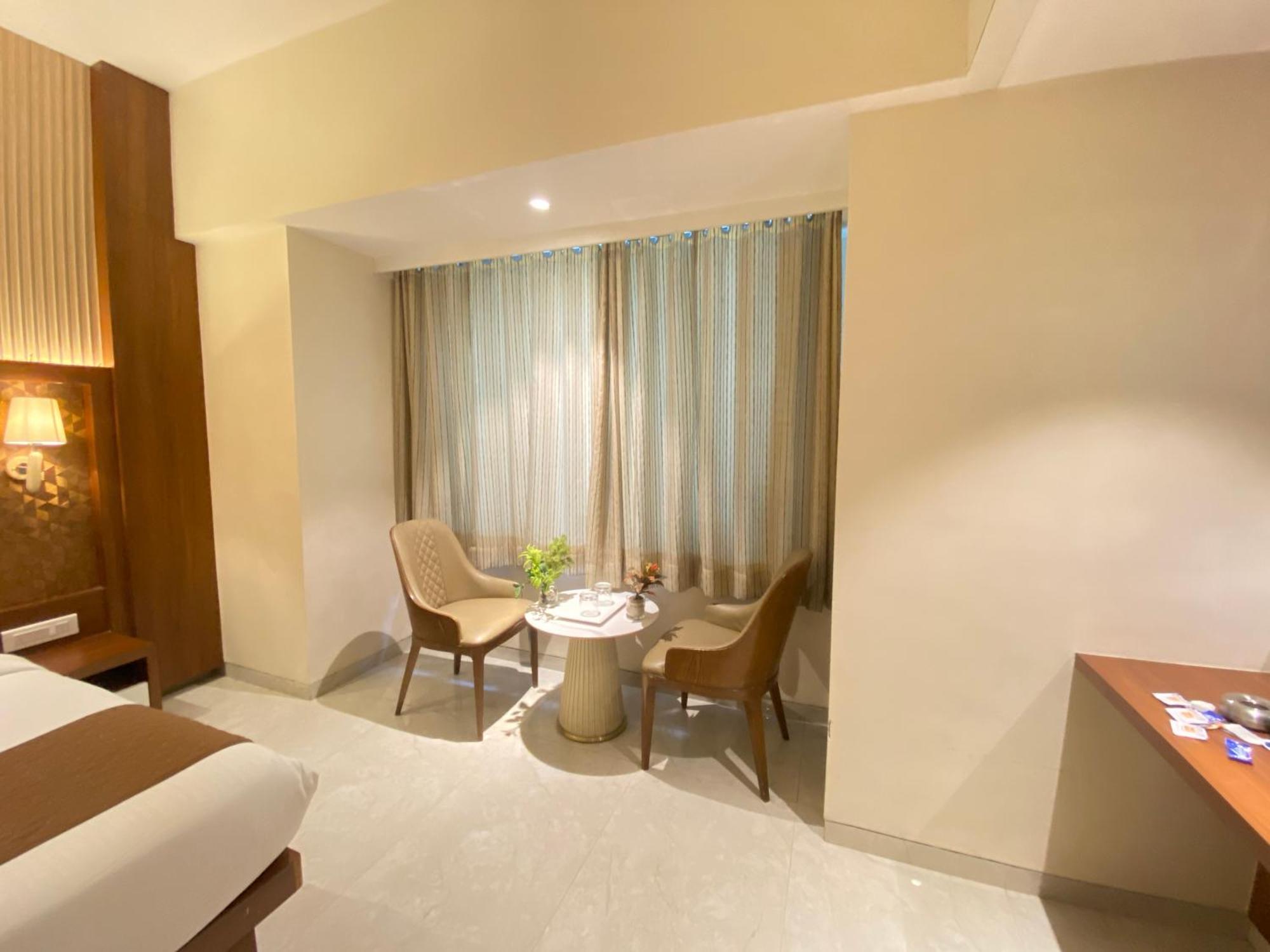 Hotel Czar Inn - Vashi Navi Mumbai Bagian luar foto