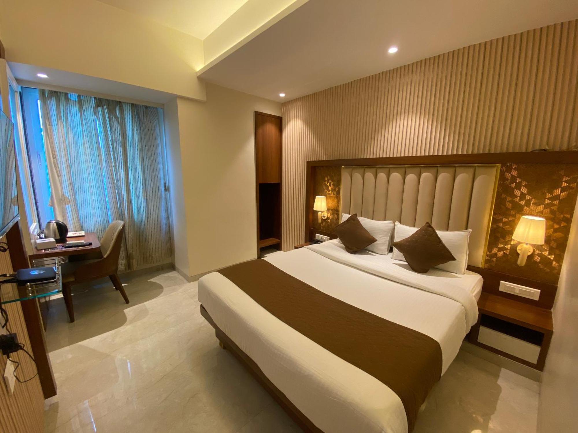 Hotel Czar Inn - Vashi Navi Mumbai Bagian luar foto
