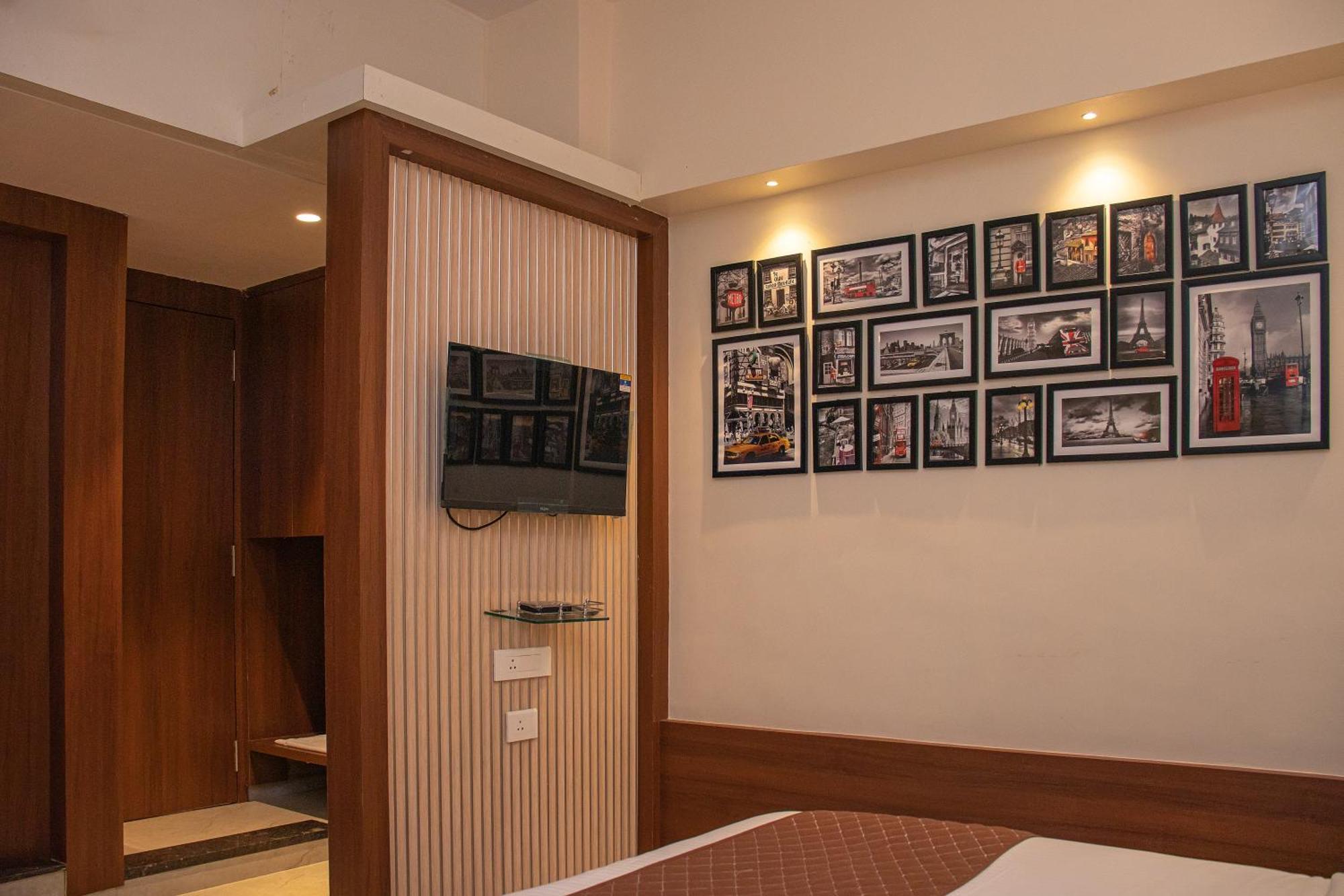 Hotel Czar Inn - Vashi Navi Mumbai Bagian luar foto
