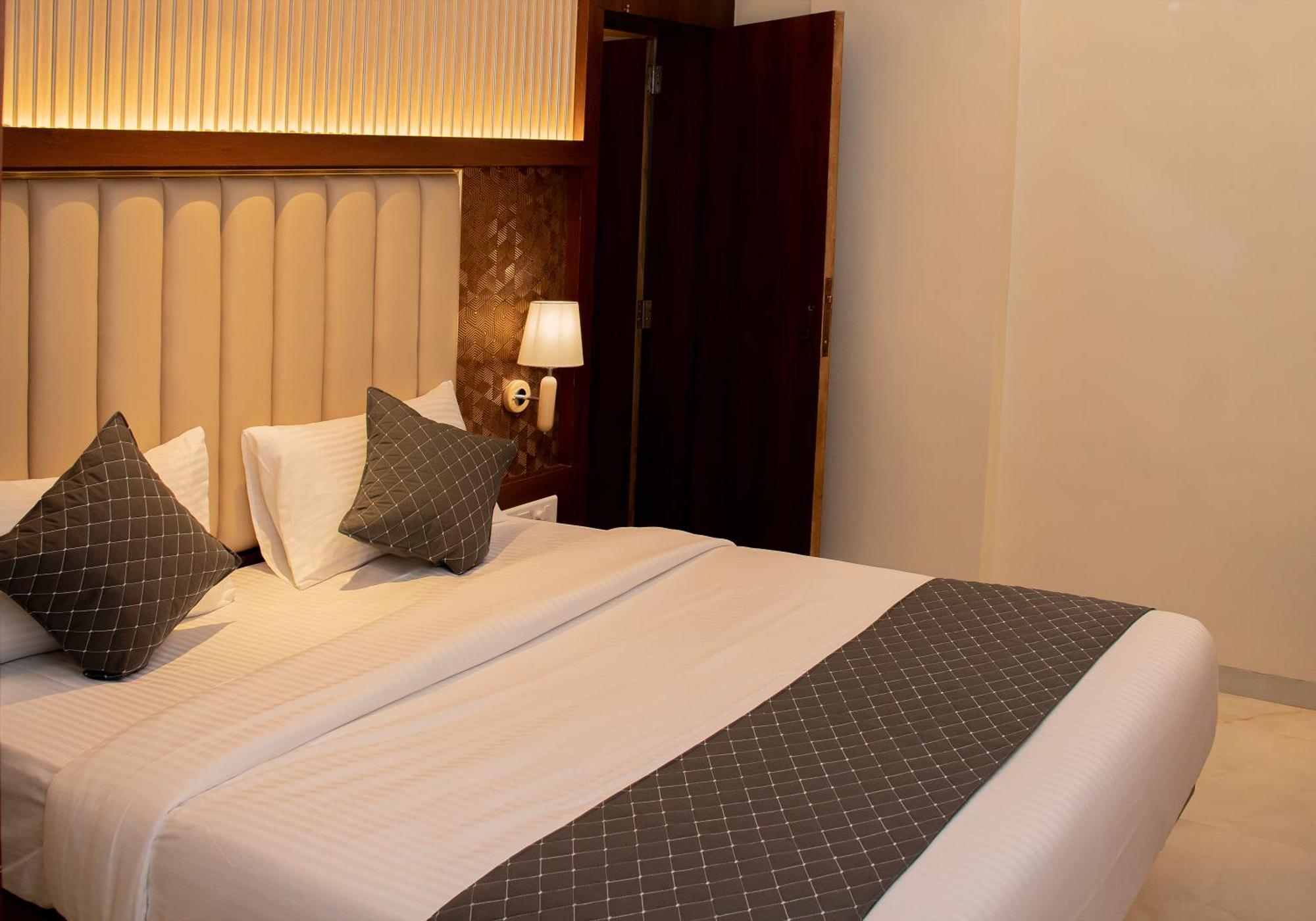 Hotel Czar Inn - Vashi Navi Mumbai Bagian luar foto